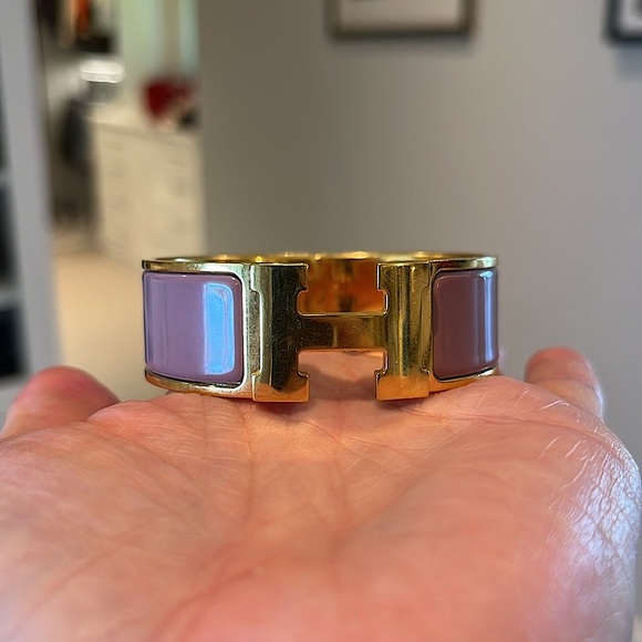 Beautiful Wide Lavender Hermes Clic Clac Bracelet- color not available anymore! - Picture 10 of 17